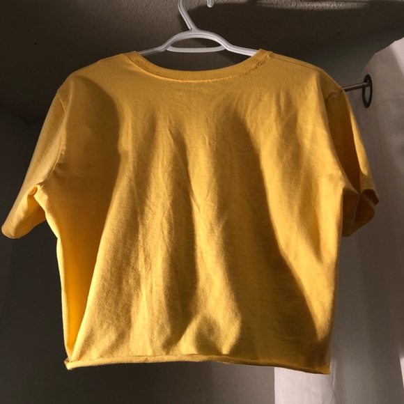 Hollister yellow cropped tee - Picture 2 of 2